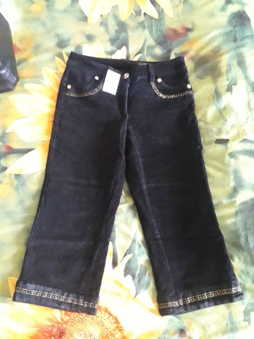 Вильветовые новые капри