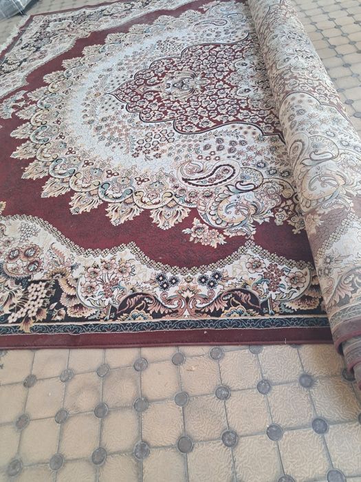 Sifatli gilam sotiladi