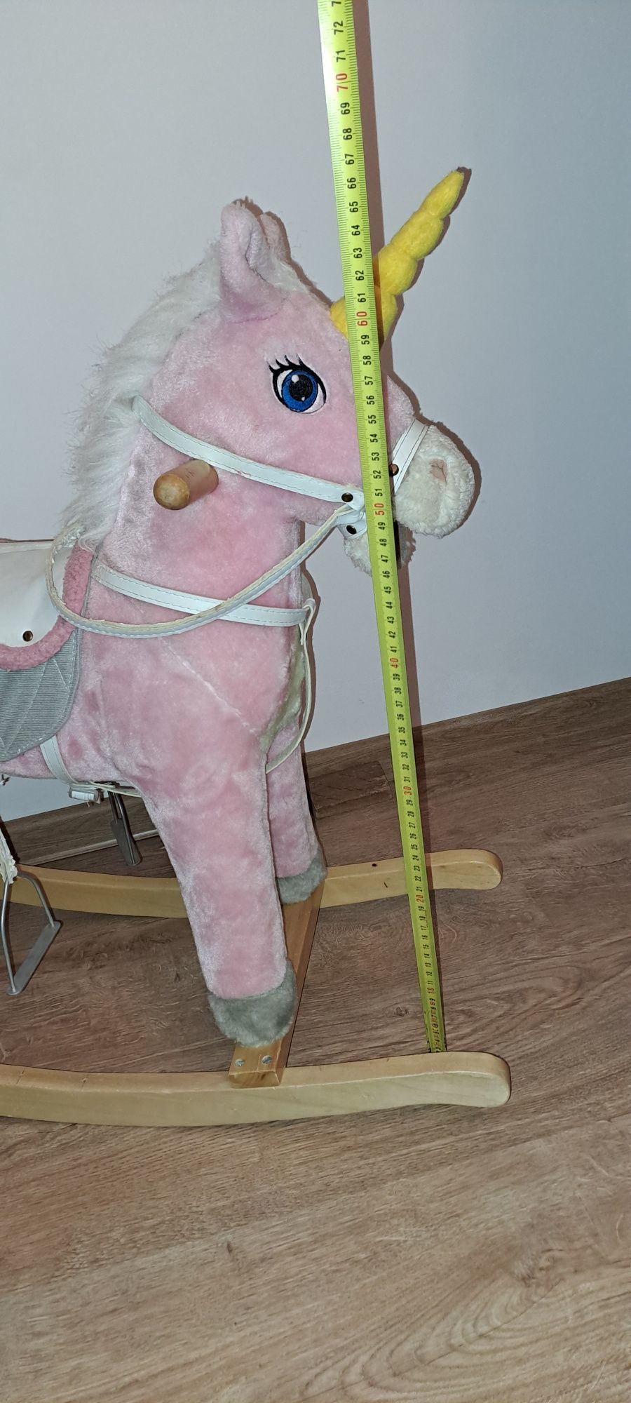 Unicorn roz balansoar cu sunete