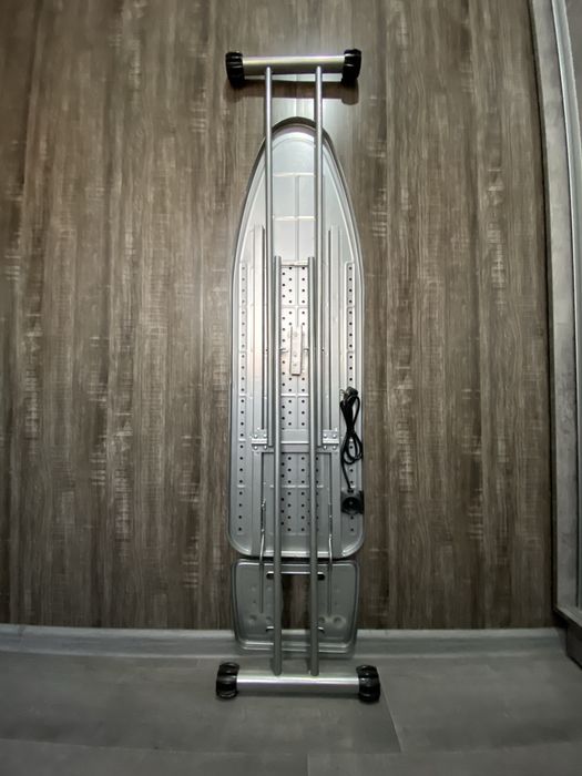 Доска гладильная, доска для глажки.