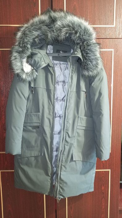 Продам зимнюю куртку женскую