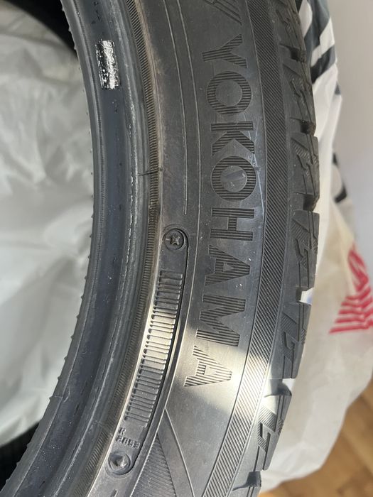 Зимние шины (Yokohama 235/45/18)ice guard