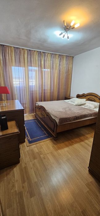 Apartament cu 2 camere mobilat.