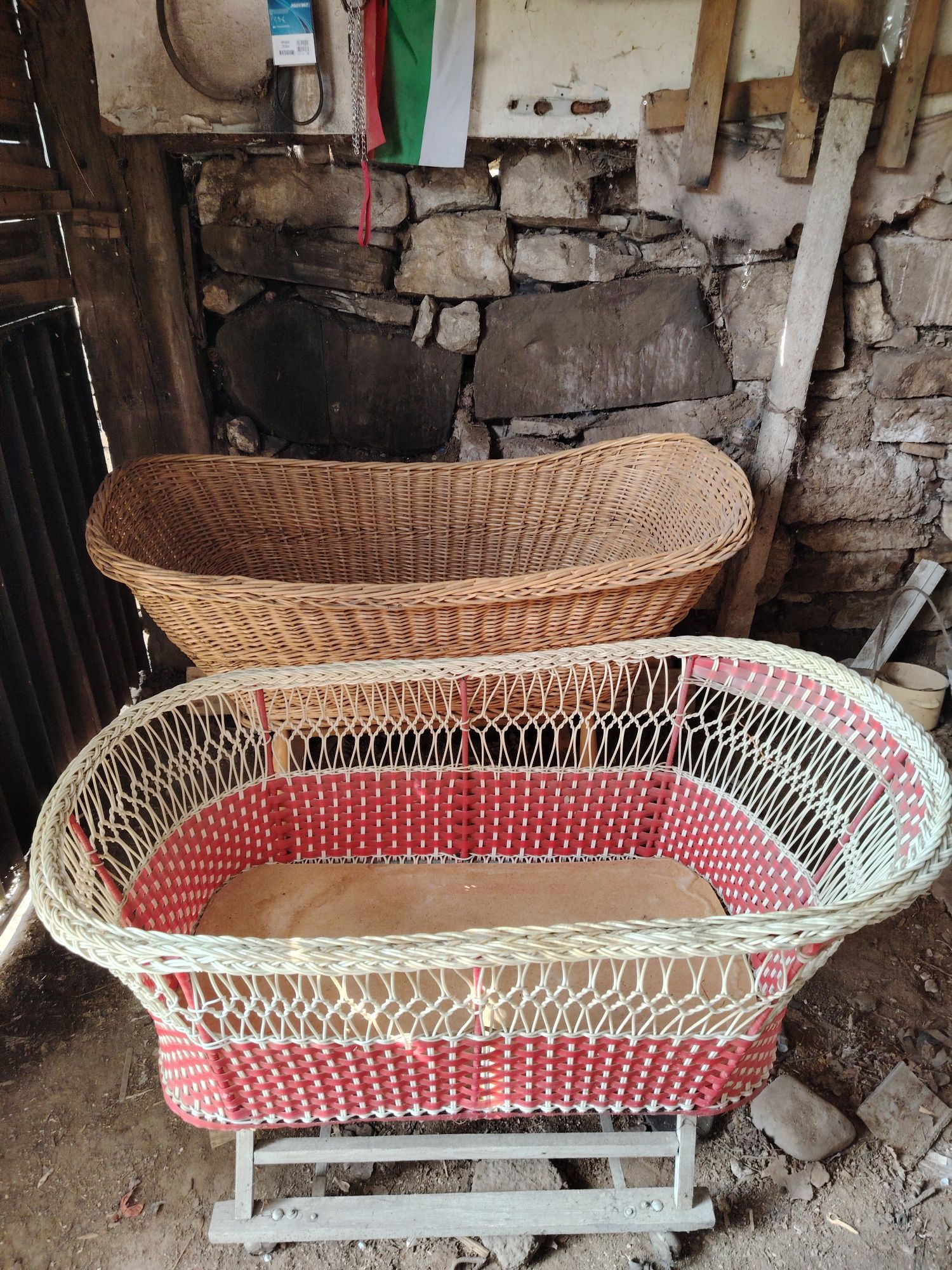 Старинни бебешки кошчета
