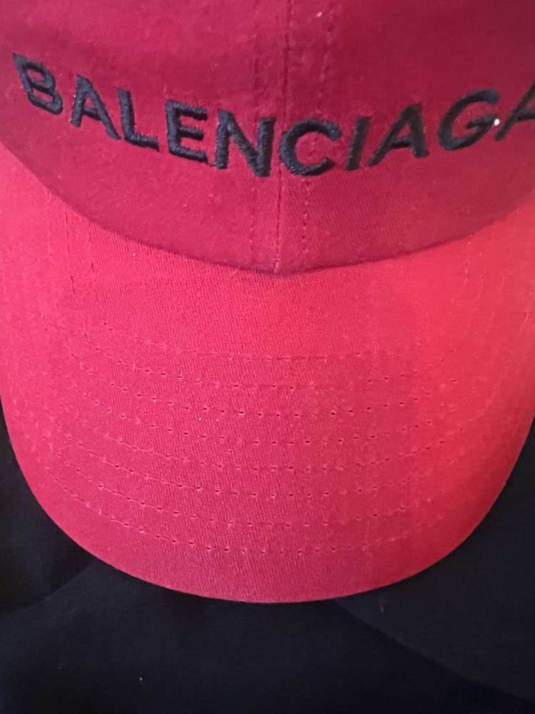 Balenciaga hanorac original sapca originala !!! gen balmain