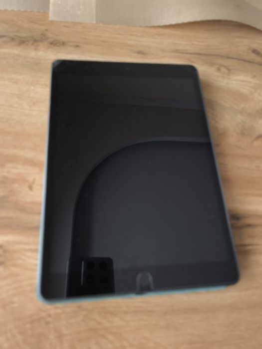 Ipad 7 как новый 32gb wifi каропка осталось в Америке