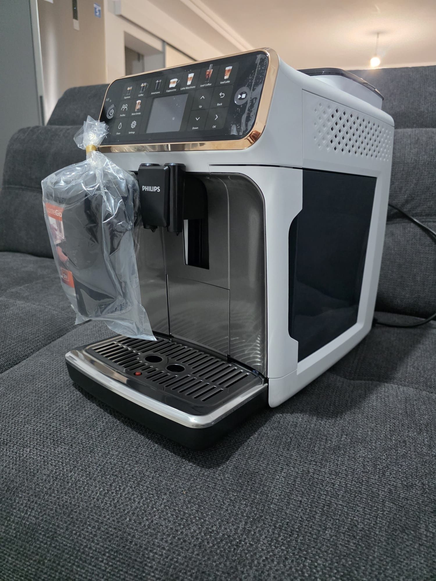 Espressor automat Philips seria 5500 ediție limitată