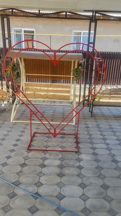 С Е Р Д Ц Е  каркас металическии разборный (5 частей) 210х210см