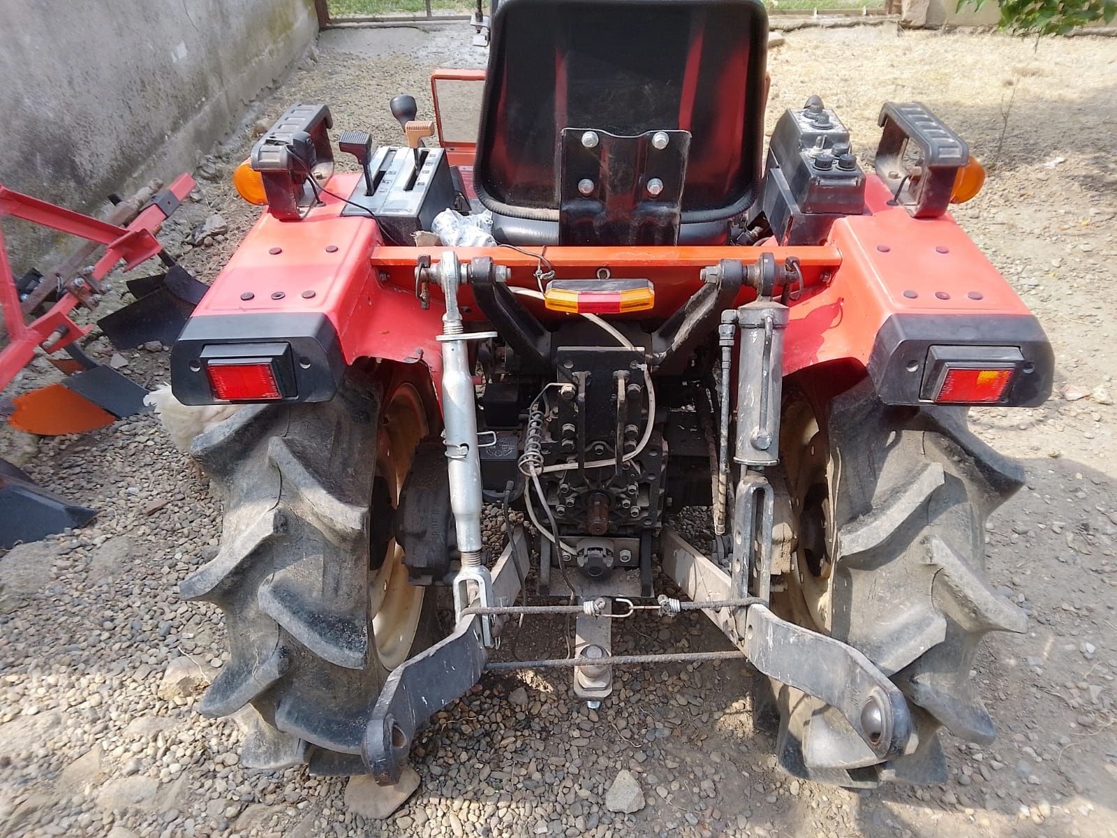 Vând tractor Japonez 4x4 Yanmar F 155