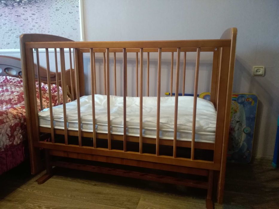 Продам манеж с матрасом