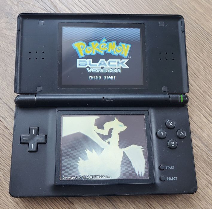 Nintendo DS Lite + 214 Игри
