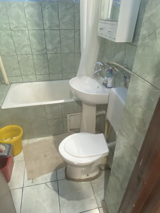 Inchiriez garsoniera