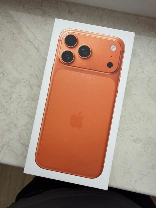 Продам Айфон 17 про макс новый