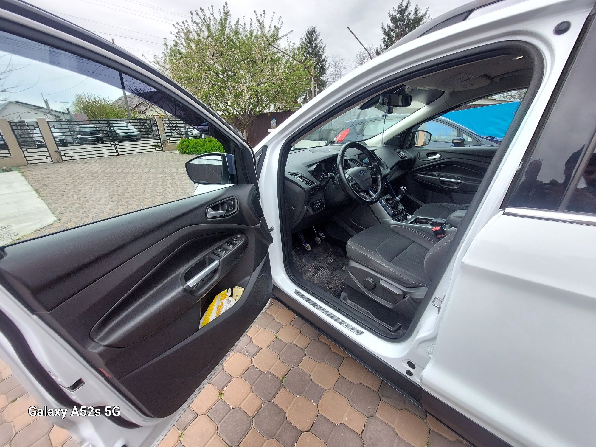 Vând Ford kuga  4x4  150hp