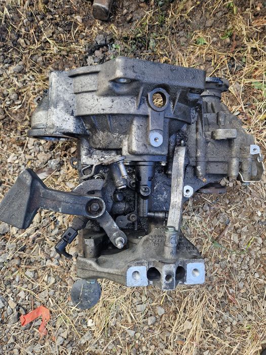 Скоростна кутия голф 5 1.9 105 к.с