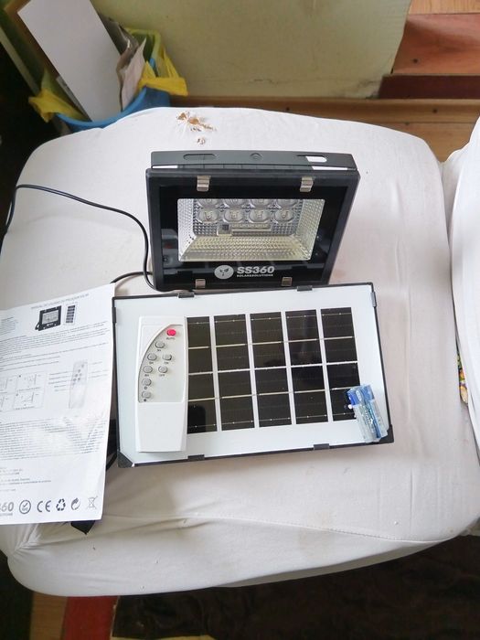 Lampa solara mobila