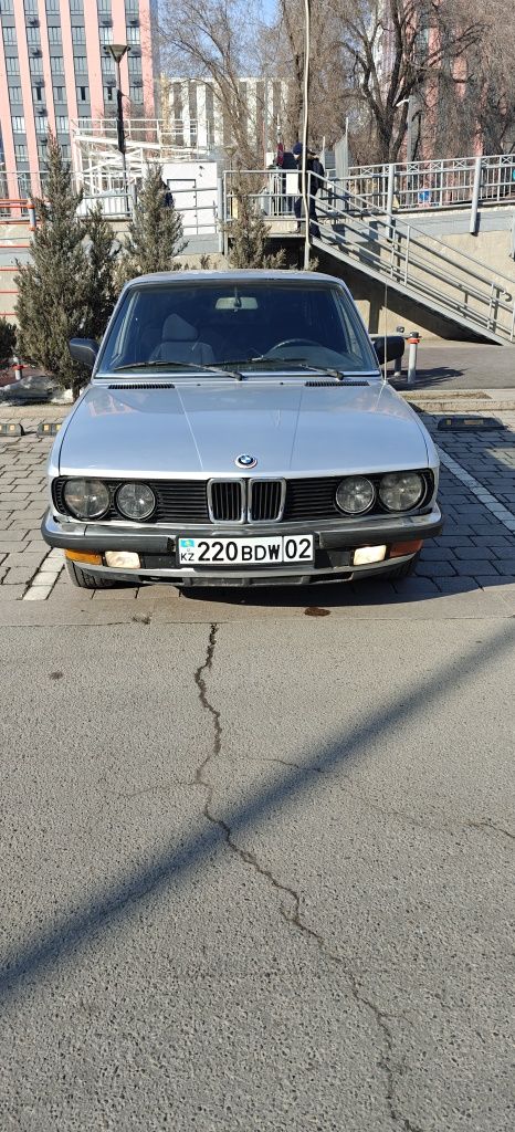Срочно продам БМВ е28