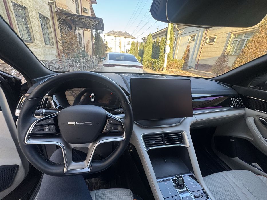 Byd Song Plus champion 2024 год 49.000 km черный