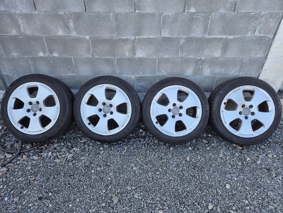 Джанти с летни гуми Kumho 225/45/17 Audi 17 цола