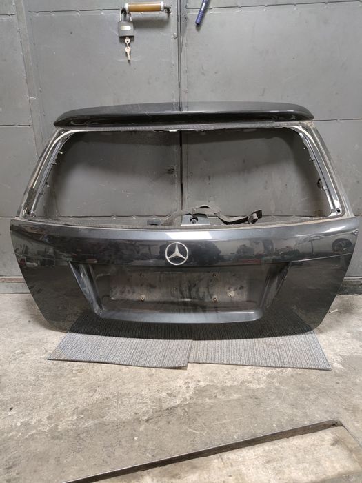 задна капак Мерцедес W204