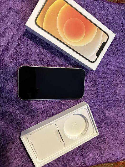 Iphone 12 64 gb  бял