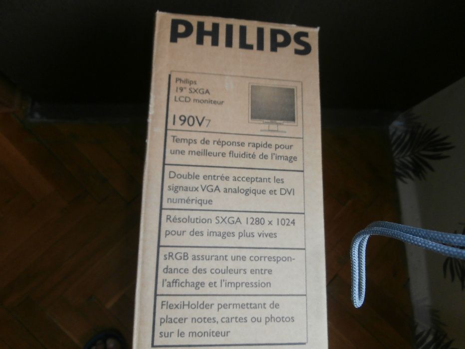 19" Монитор PHILIPS