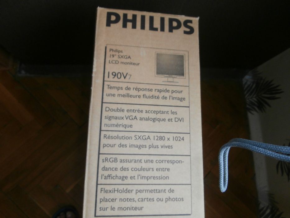 19" Монитор PHILIPS