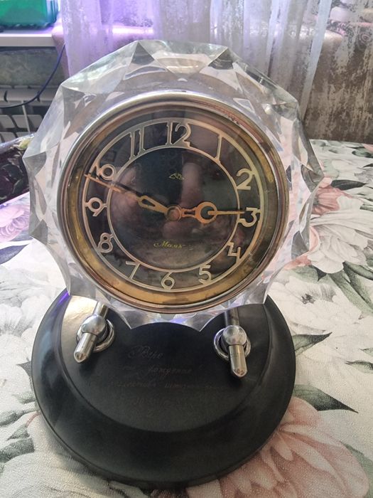 Часы Маяк настольные