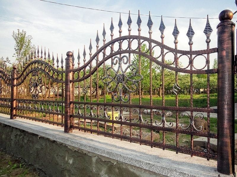 Porți și garduri din fier forjat