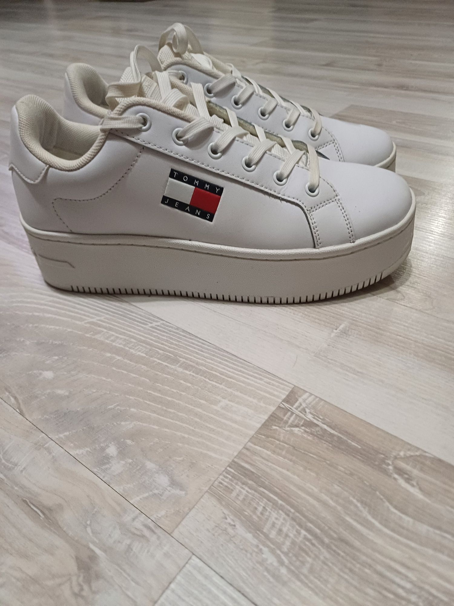 Tommy Jeans
Сникърси Tjw Flatform Ess