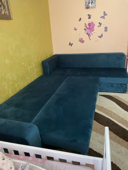 Vand coltar 3m/2m cu catifea  foarte putin folosit