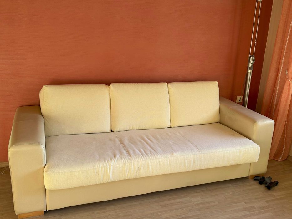 Кухненски шкафове /без уредите/,диван и шкаф за баня