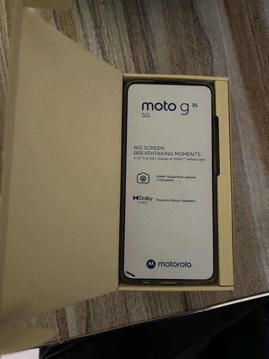 Телефон Motora G35 + прозрачен кейс