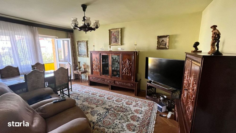 Apartament 4 camere suprafata 78mp spre vanzare in Strand