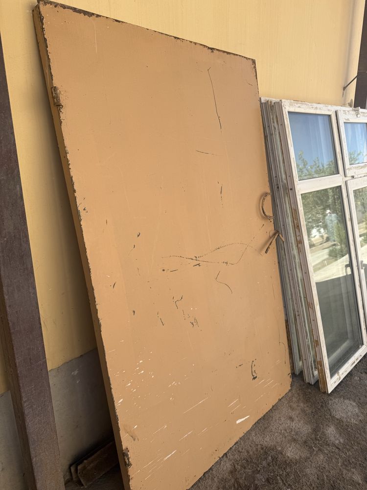 Темир дарвоза сотилади