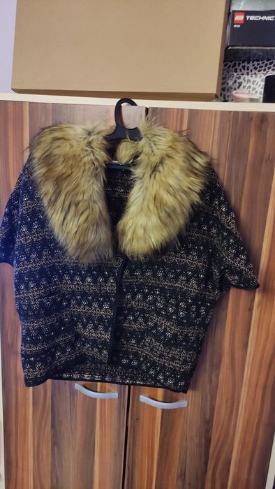 Нова жилетка с еко косъм