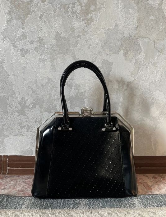 Продам женскую сумку