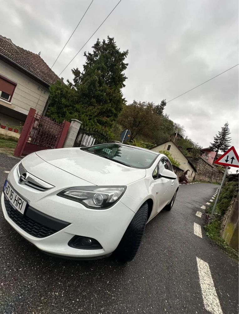 Opel Astra J GTC