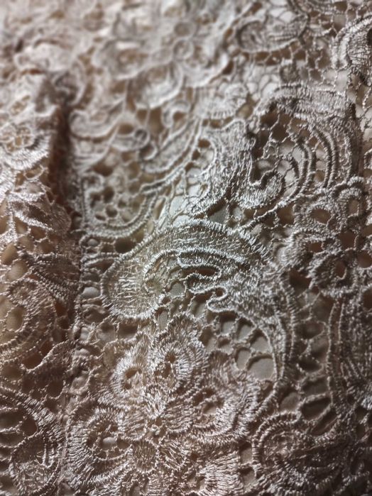 Красива нежна бална рокля