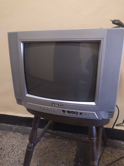 Телевизор NEO - сив