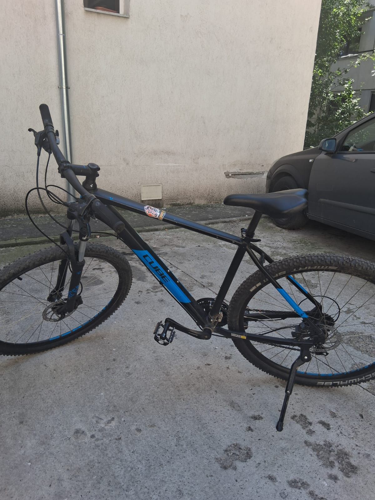 Vând bicicleta CUBE