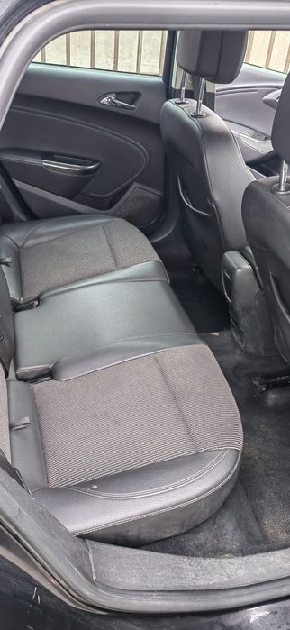 Vând Opel Astra J Sport Tourer 2.0 CDTI 165 CP Euro 5