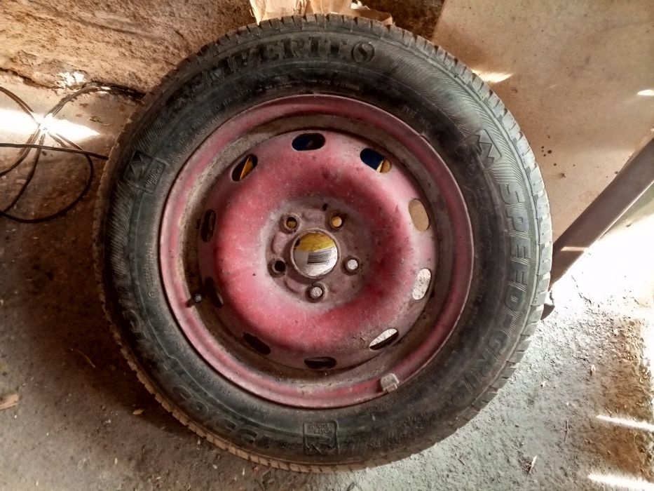 Roti Ford R15 in stare bună