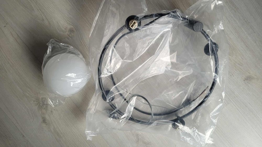 Vand 2 lustre tip pendul  nou noute in ambalaj