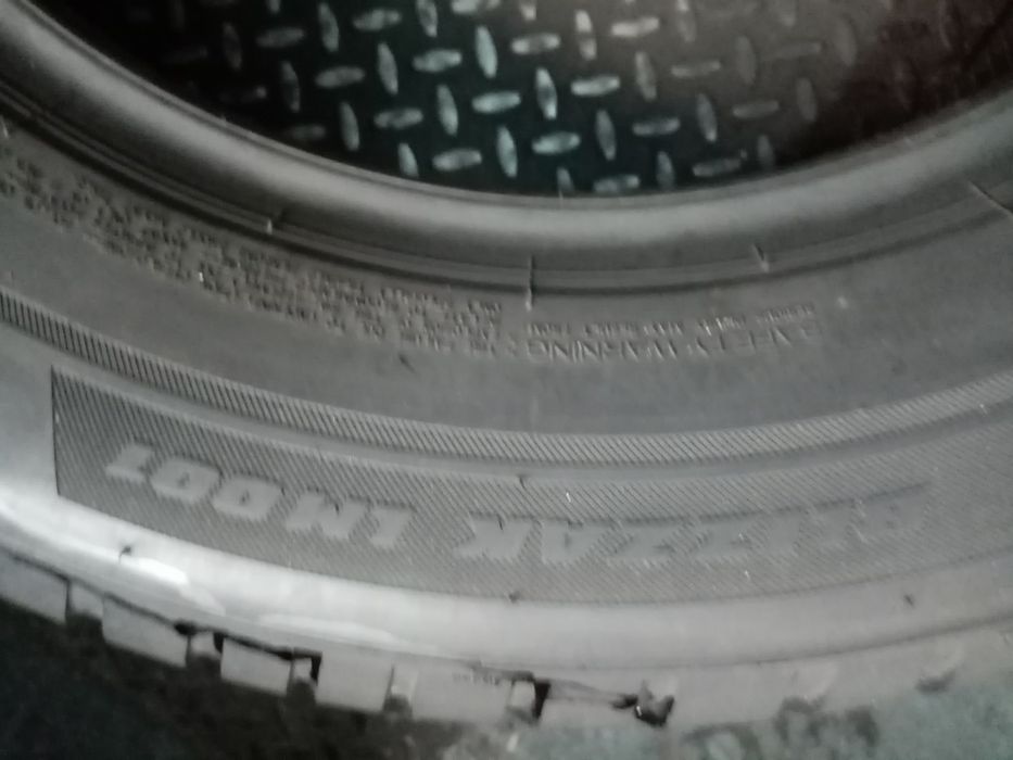 Anvelope de iarnă 215 65 17 Bridgestone Blizzak LM 001