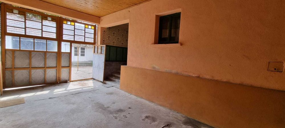 Vand casa loc. Pomezeu central