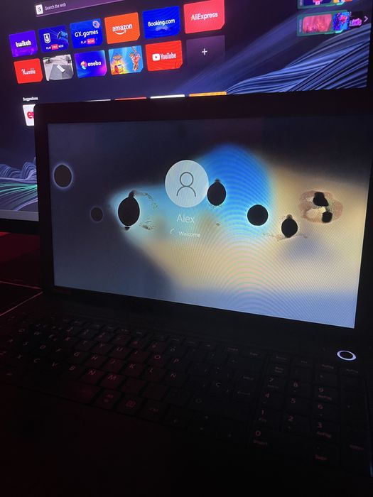 Laptop toshiba satelite 8gb ram perfect pentru office