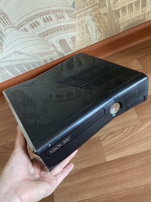 XBOX 360 продам