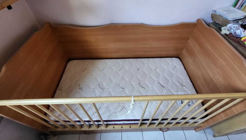 Употребявано бебешко легло