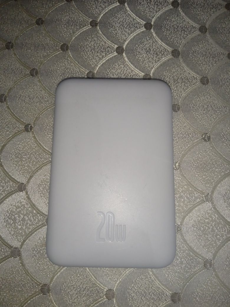 powerbank bezpravodnoy 400000